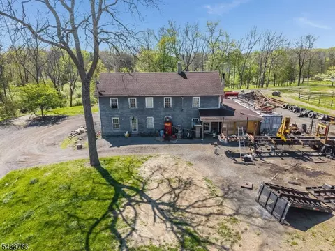 9 Creamery Ln, Frenchtown, NJ 08825