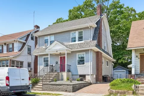 45 Bayview Ave, Newark, NJ 07112