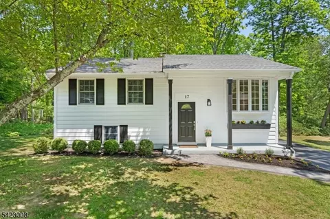 17 Elm St, Stanhope, NJ 07874