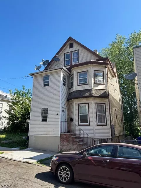 9 Courtland St, Paterson, NJ 07503