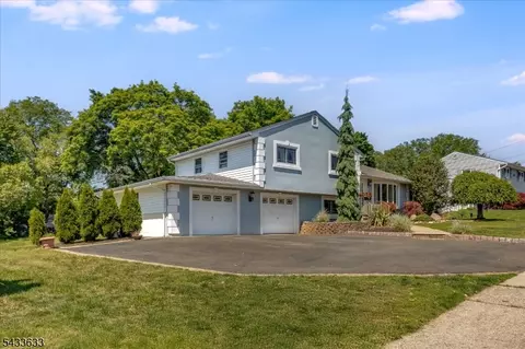 11 Allen Dr, Wayne, NJ 07470