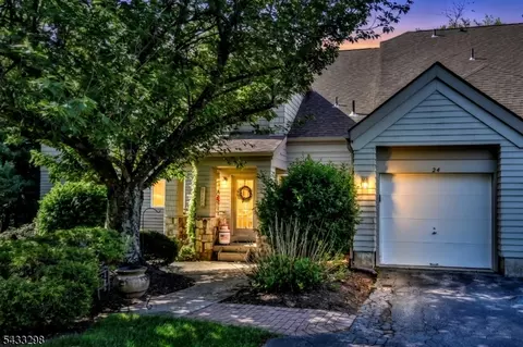 24 Harker Hill Dr, Hamburg, NJ 07419