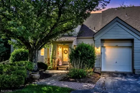 24 Harker Hill Dr, Hamburg, NJ 07419