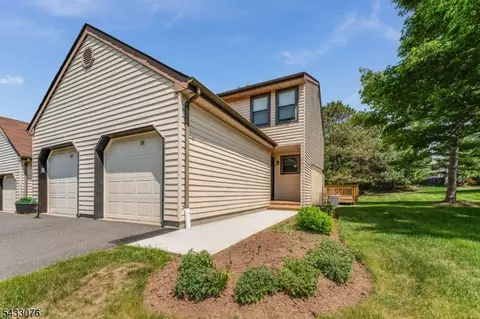130 Locust Ct, Flemington, NJ 08822