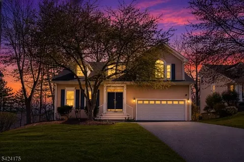 70 Hartley Ln, Basking Ridge, NJ 07920