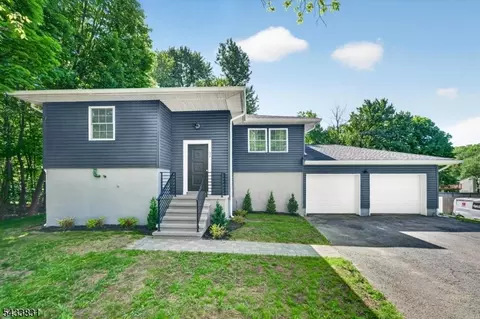 62 Barry Dr, Highland Lakes, NJ 07422