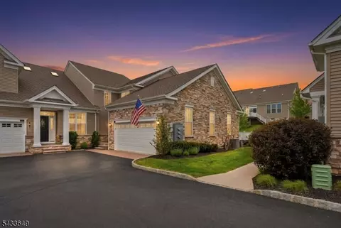 8 Van Cleef Dr, Whitehouse Station, NJ 08889