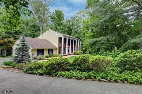 71 Cheshire Ln, Ringwood, NJ 07456