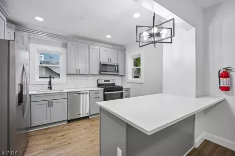 18 Hilton Ave, Maplewood, NJ 07040