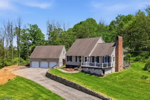 138 Overlook Dr, Montague, NJ 07827