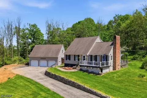 138 Overlook Dr, Montague, NJ 07827