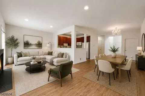 26 Decroce Ct, Parsippany, NJ 07054