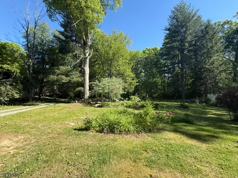 179 Old Turnpike Rd, Washington Twp, NJ 07865