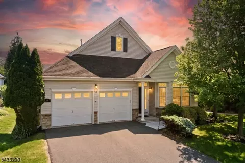 35 Hardenbergh St, Somerset, NJ 08873