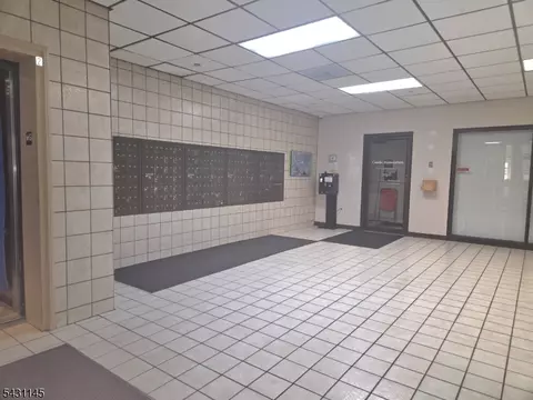 10 N Wood Ave #220, Linden, NJ 07036