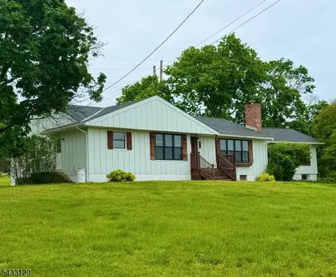 13 Maple Ave, Frenchtown, NJ 08825