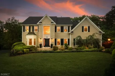 50 Scheurman Ter, Warren, NJ 07059
