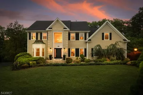 50 Scheurman Ter, Warren, NJ 07059