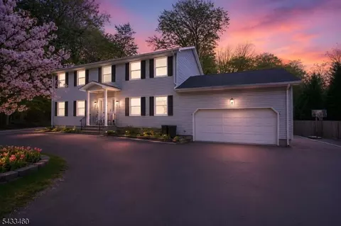 110 Edgewood Ave, Green Brook, NJ 08812