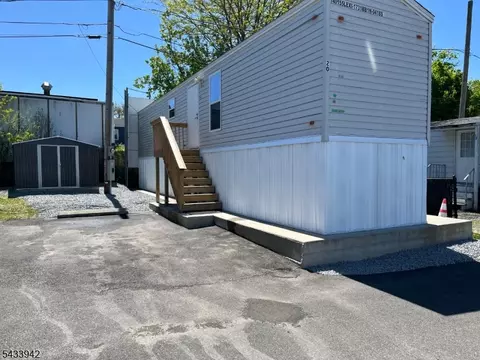 20 Watts St, South River, NJ 08882
