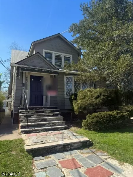 12 Hillcrest Rd, Maplewood, NJ 07040