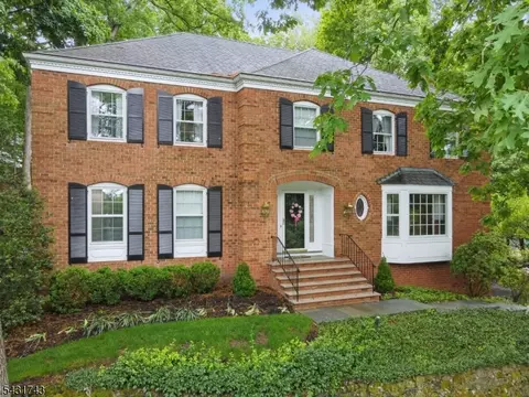 47 Lisa Dr, Chatham Twp, NJ 07928