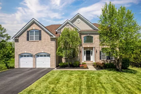 7 Heaton St, Budd Lake, NJ 07828