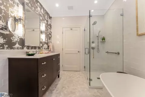 Bath - 11 New St, Mendham, NJ 07945 photo 2 of 5