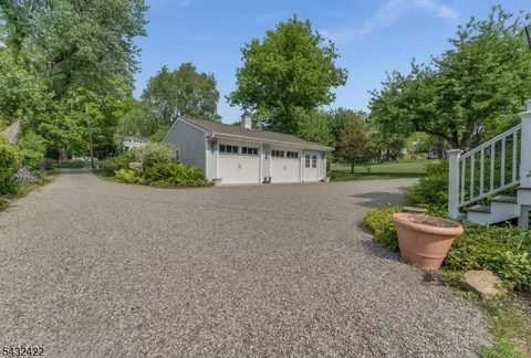 Exterior - 11 New St, Mendham, NJ 07945 photo 6 of 10