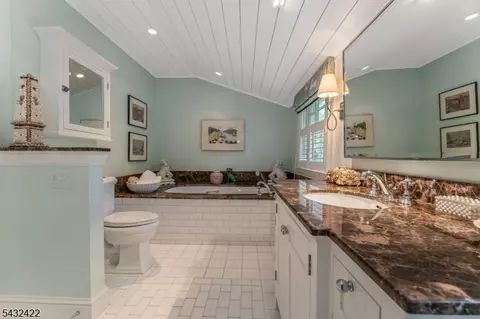 Bath - 11 New St, Mendham, NJ 07945 photo 5 of 5