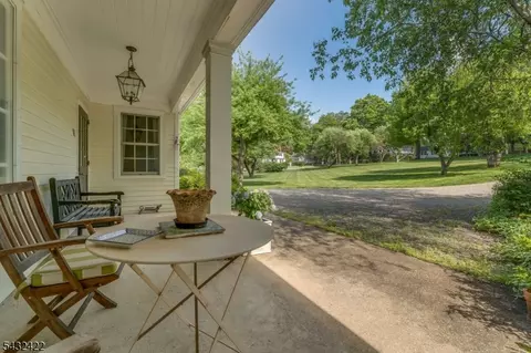Exterior - 11 New St, Mendham, NJ 07945 photo 3 of 10
