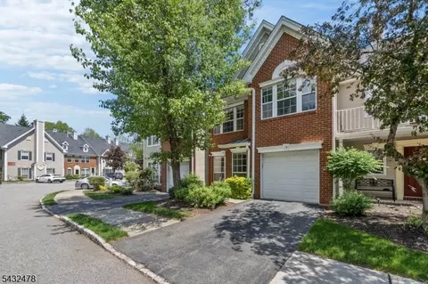 78 Heritage Ct, Towaco, NJ 07082