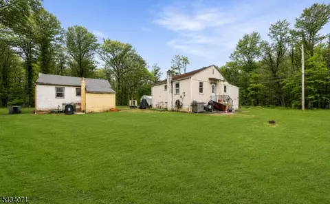 107 Oak Grove Rd, Flemington, NJ 08822
