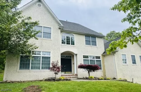 8 Pring Ct, West Orange, NJ 07052