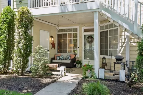 15 Wescott Rd #15, Bedminster, NJ 07921
