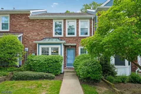 53 Woodledge Ct, Rockaway, NJ 07866