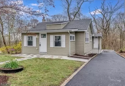 93 Minnisink Rd, Jefferson, NJ 07849