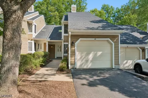 48 Eton Ct, Bedminster, NJ 07921