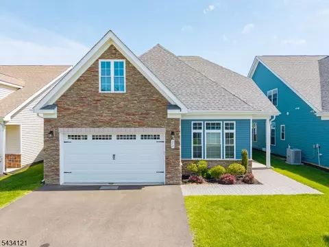22 Samjan Cir, Hightstown, NJ 08520