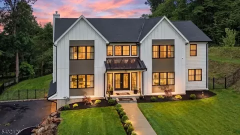 49 Upper Dr, Watchung, NJ 07069
