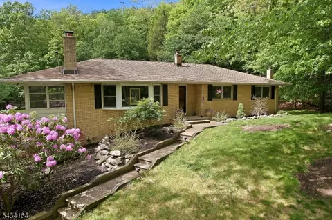 794 Westbrook Rd, West Milford, NJ 07480