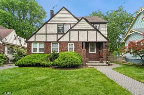 43 Burr Rd, Maplewood, NJ 07040