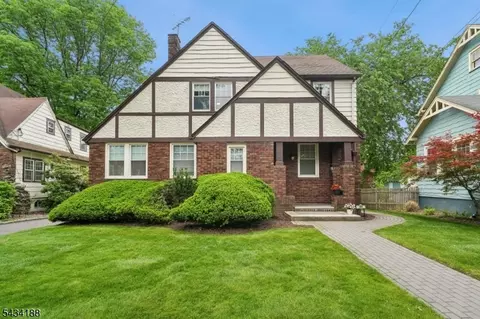 43 Burr Rd, Maplewood, NJ 07040