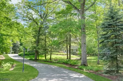 55 Under Rock Rd, Sparta, NJ 07871