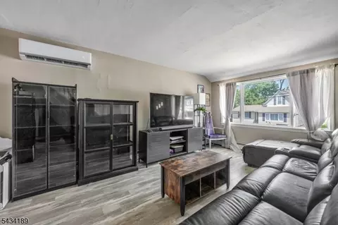 174 Phelps Ave, Bergenfield, NJ 07621