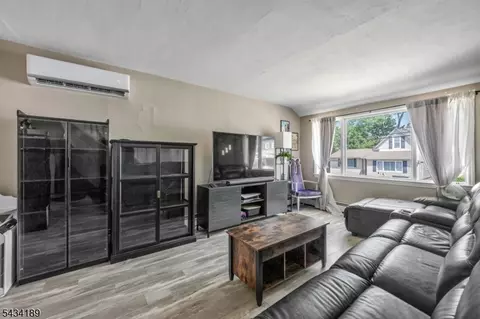 174 Phelps Ave, Bergenfield, NJ 07621