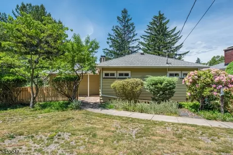717 Alps Rd, Wayne, NJ 07470