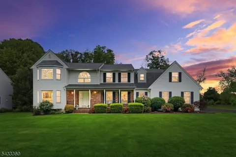 4 Tania Ct, Succasunna, NJ 07876