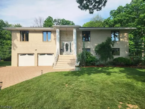 39 Douglas Dr, Towaco, NJ 07082