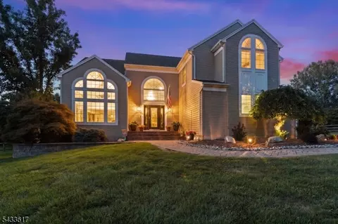 225 Arbor Dr, Stewartsville, NJ 08886